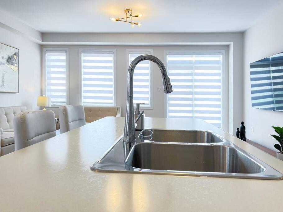 Holiday home Getaway:10 Min-falls/marineland/waterpark Niagara Falls
